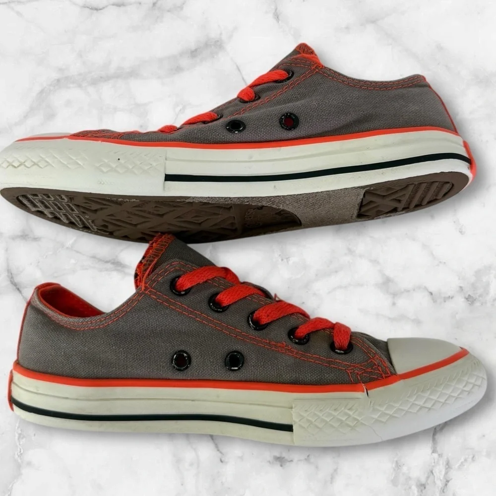 Kids Converse Chuck Taylor All Star Double Tongue low-top sneakers size 1